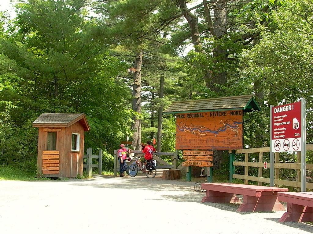 Motel La Cheminee 생제롬 외부 사진